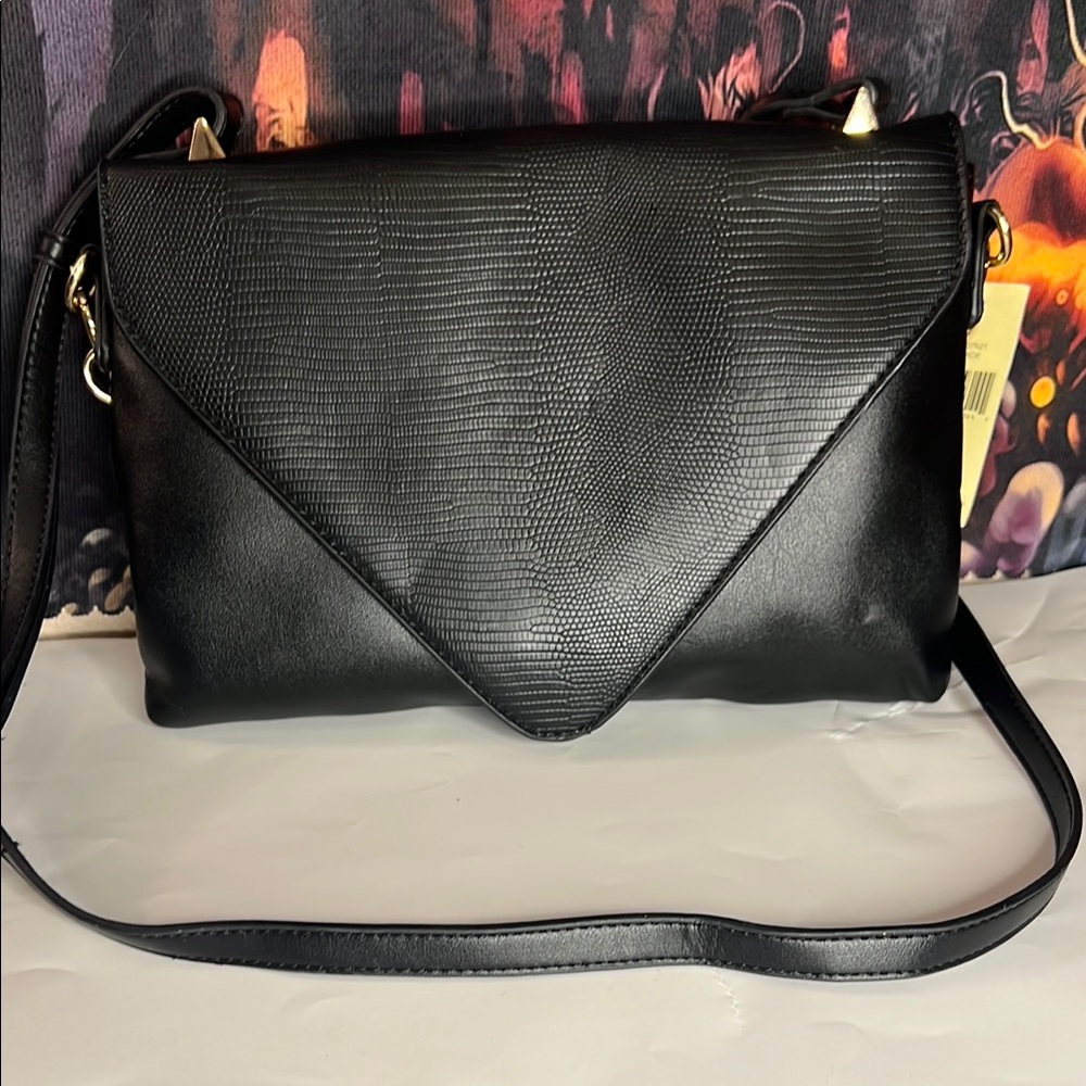 Elegant Black Textured Crossbody Bag